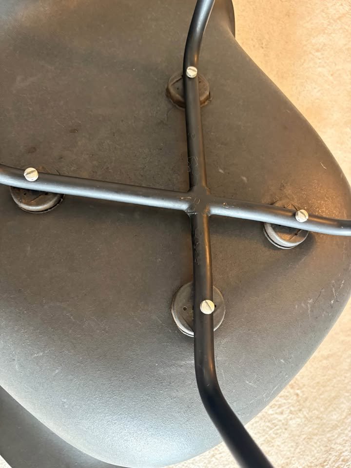 Eames Armchair DAX — Early Production — vue 3