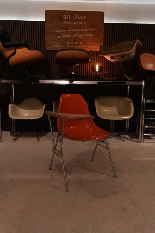 Eames DSS-TA — Herman Miller (tablette écritoire) — vue 3