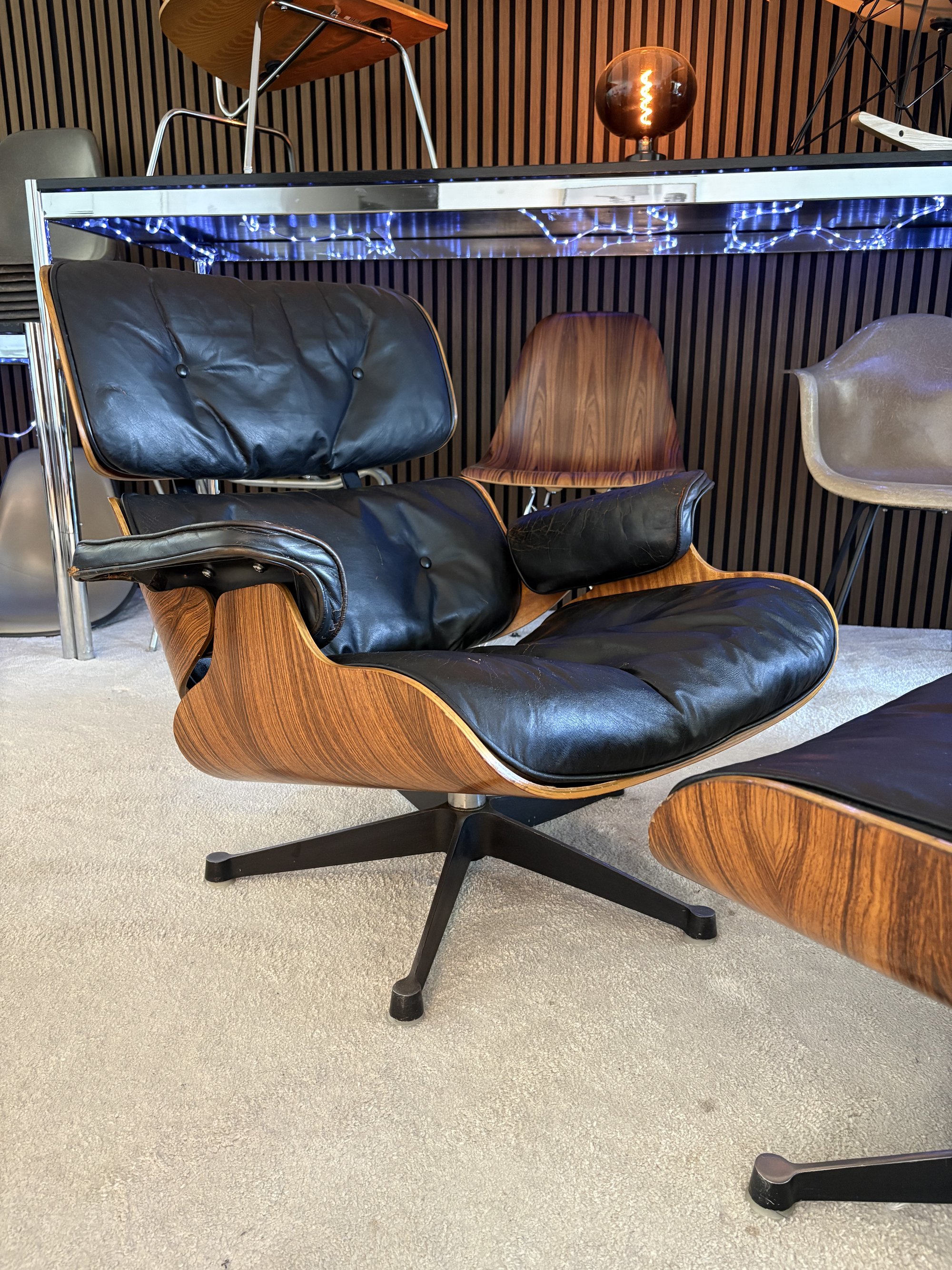 Eames Lounge Chair de 1960 édité par Contura / Herman Miller — vue 2