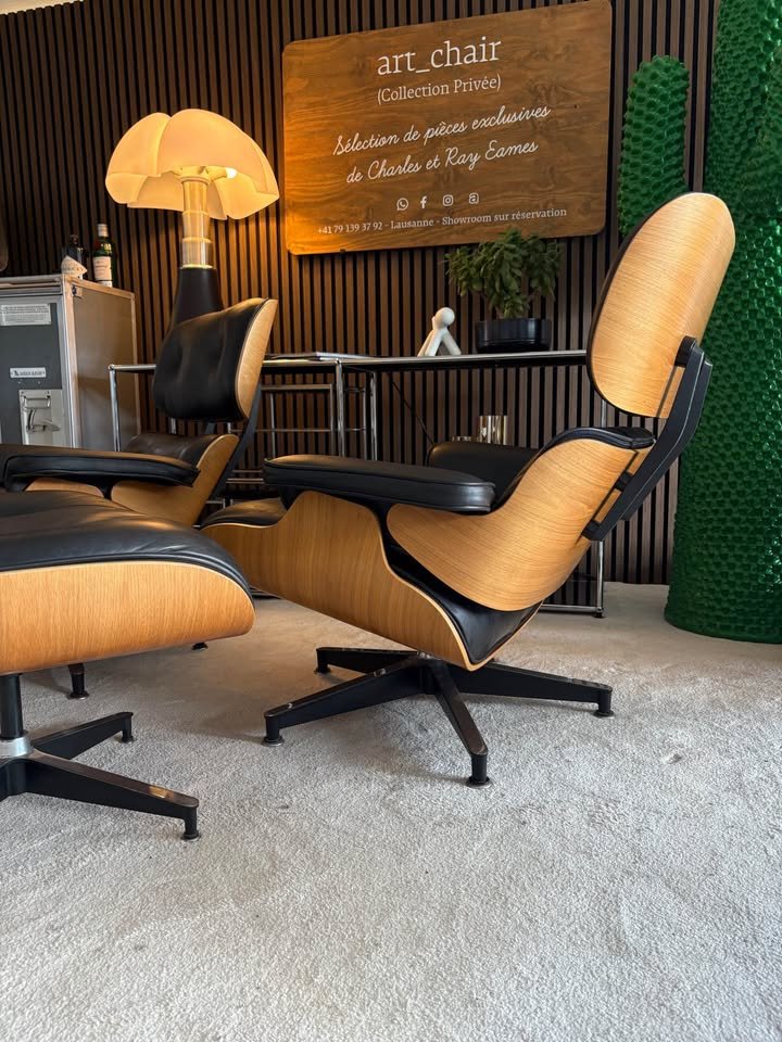 Eames Lounge Chair et Ottoman — Paire disponible — vue 3