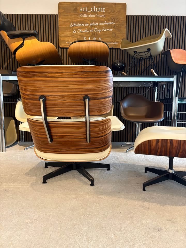 Eames Lounge Chair et Ottoman — Palissandre & Cuir Blanc — vue 2