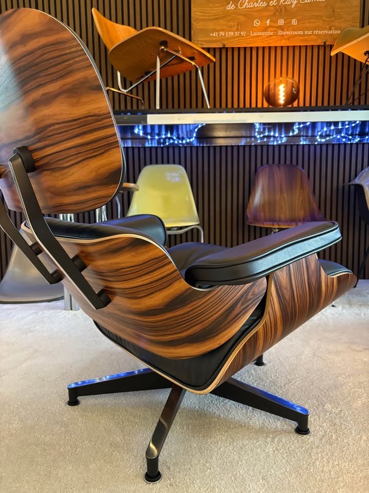 Eames Palissandre Lounge Chair et Ottoman — Herman Miller — vue 2