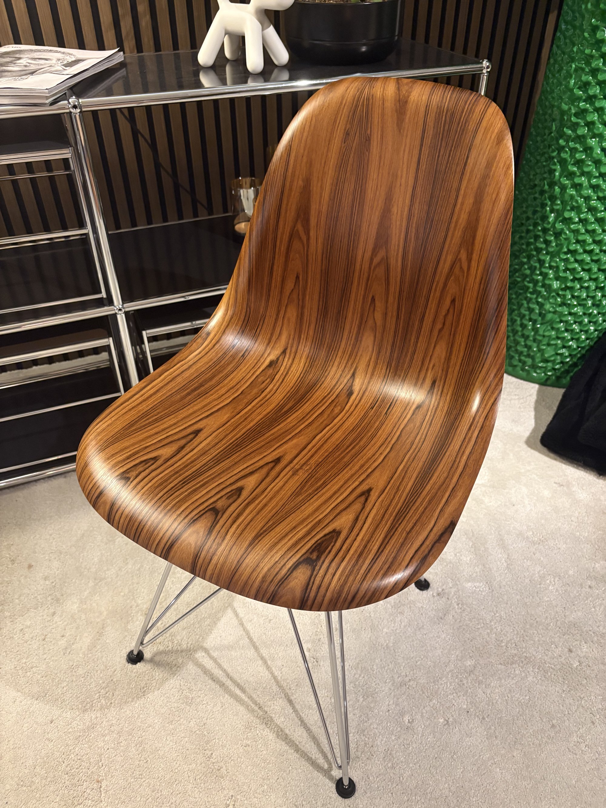 Rarissime Eames Side Chair Palissandre — Herman Miller