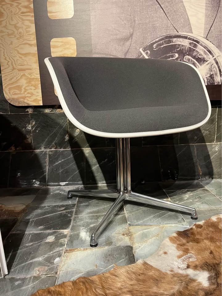 Eames Vitra La Fonda — Neuve (collector) — vue 4