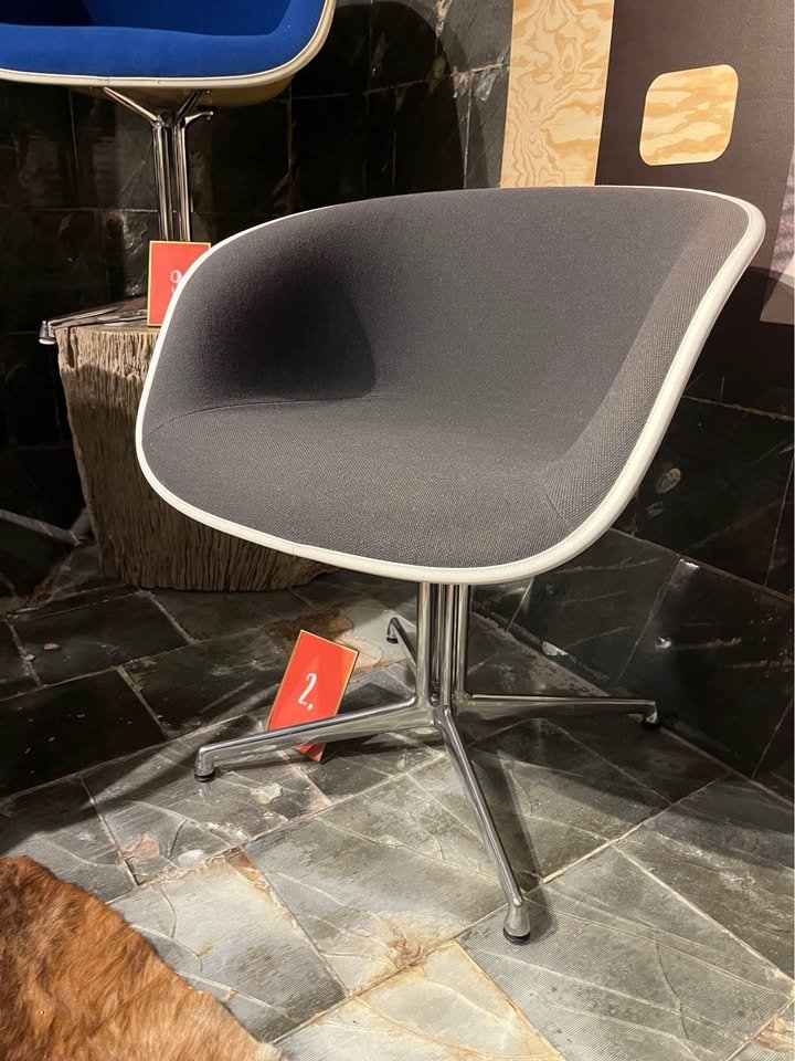 Eames Vitra La Fonda — Neuve (collector) — vue 5
