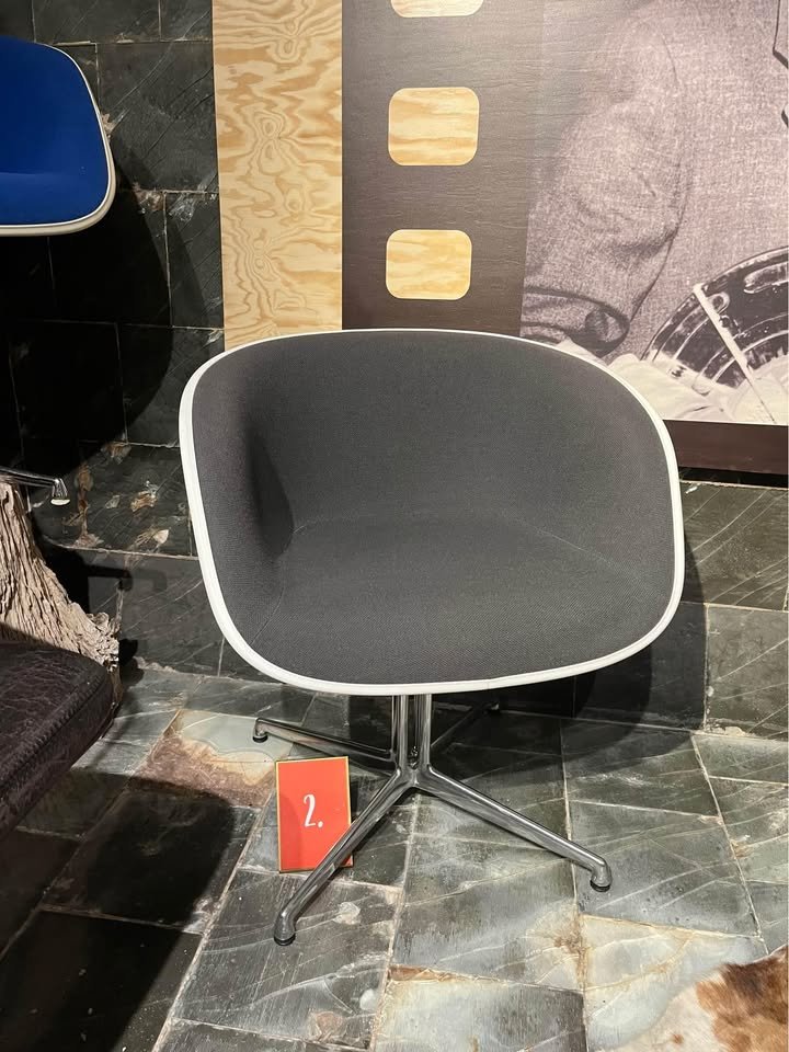 Eames Vitra La Fonda — Neuve (collector)